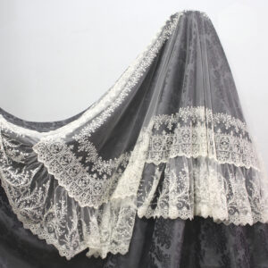 Mantilla tipo Dengue con puntilla